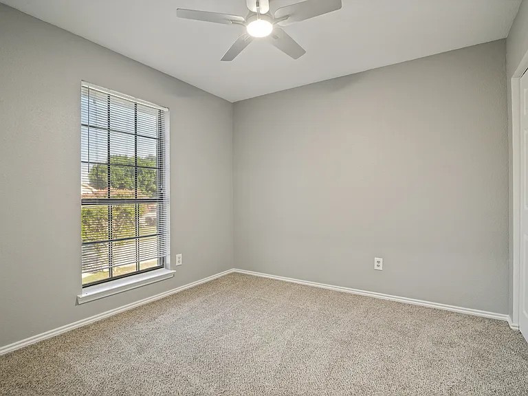 2700 Cornell Dr — Photo 14