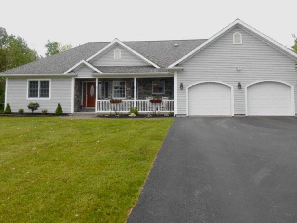 1st image of 6 Green Dr