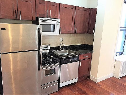 3rd image of 274 W 19th St #X