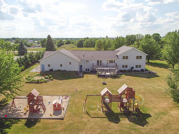 3rd image of 16607 Highland Dr