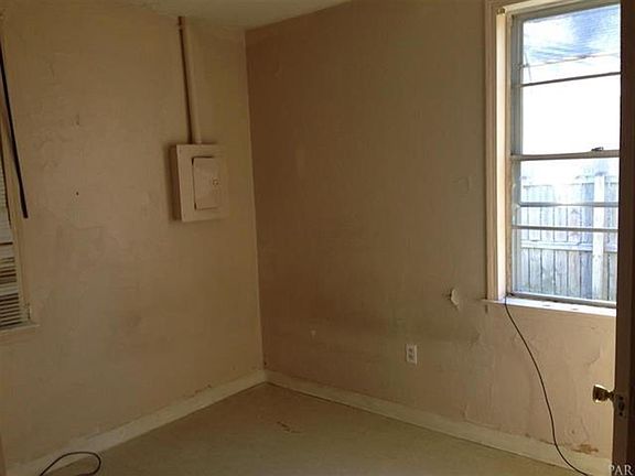 5th image of 210 S I St Unit 200