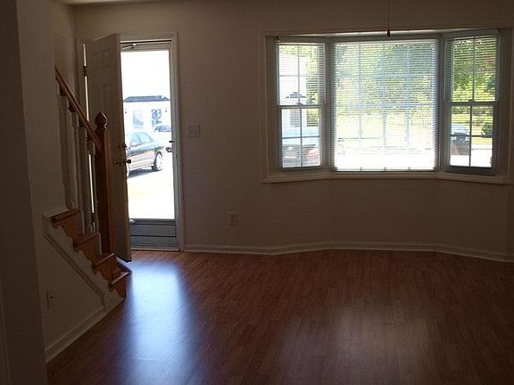 3rd image of 3969 Sterling Pointe Dr Unit Nnn2