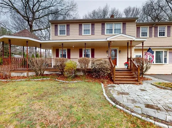 33 Teakwood Dr W, Coventry, RI 02816