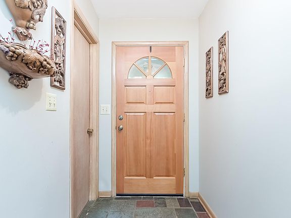 5th image of 25 Lakeland Ct SW