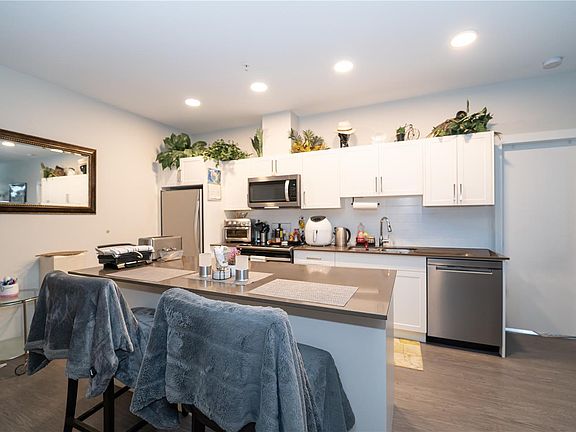 4th image of 2843 Jacklin Rd #209