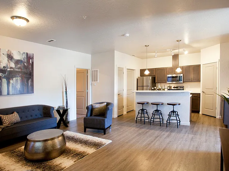 Prairie Pointe Apartments and Townhomes — Photo 40