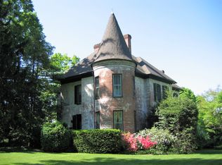 530 S George St, Charles Town, WV 25414