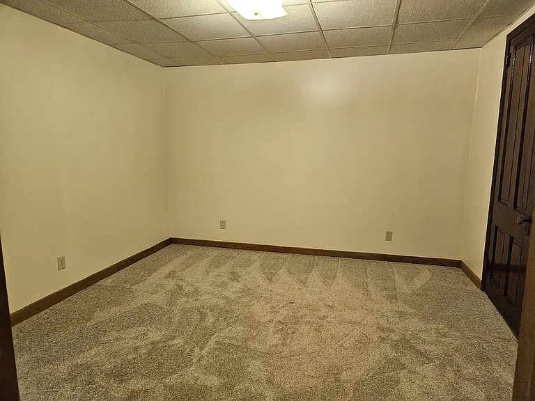 134-136 W High St — Photo 11