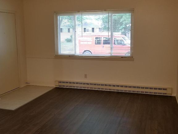 4th image of 141 S Bates St APT 3