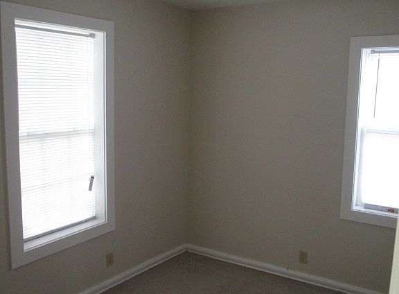 5th image of 814 Burdette St