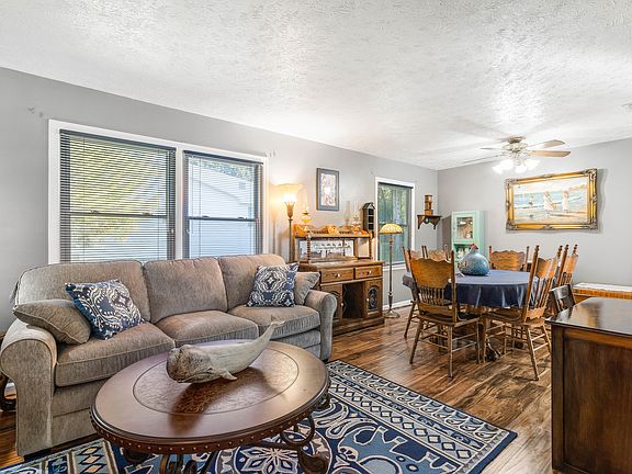3rd image of 2280 Briarwood Cir SW