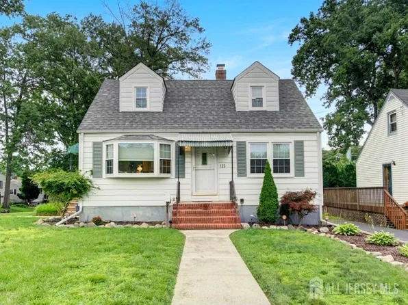 123 Lake View Blvd, Edison, NJ 08817