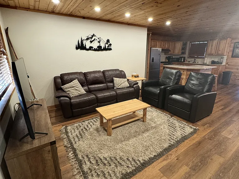 3691 David Ln — Photo 2