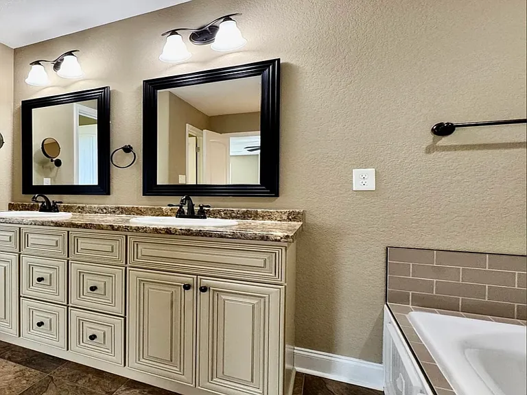 1203 Elsborn Ridge Rd — Photo 25