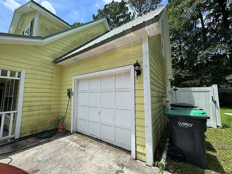 7327 Albert St — Photo 58