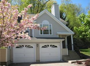49 Rushmore Ln, Hackettstown, NJ 07840