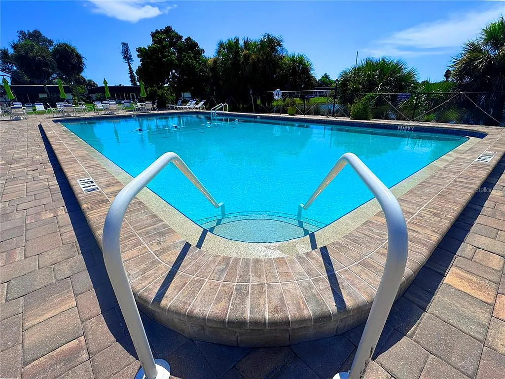 2 bed, 2.0 bath, 1332 sqft, $2,450 — Photo 4