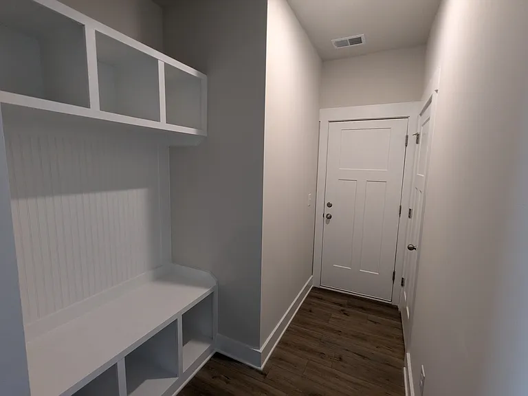 416 Roderick Ln — Photo 11