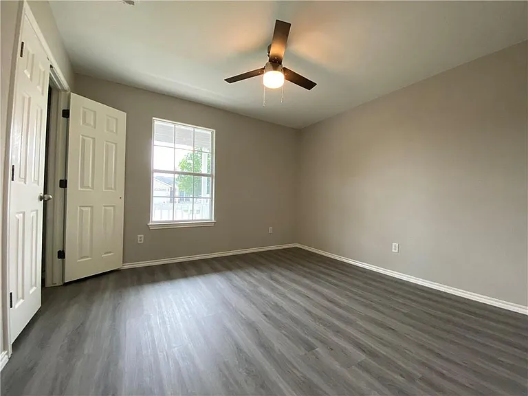 504 Debra Dr — Photo 23