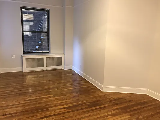 Rented by Metropolis Real Estate of Manhattan | media 25