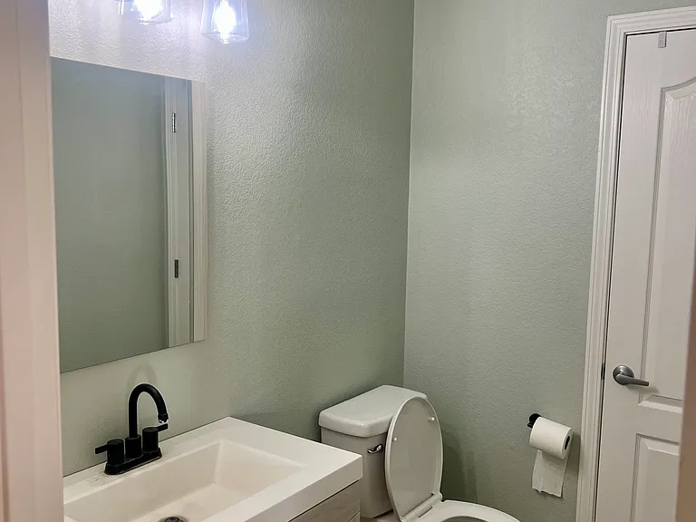2319 Margarita Dr SE — Photo 4