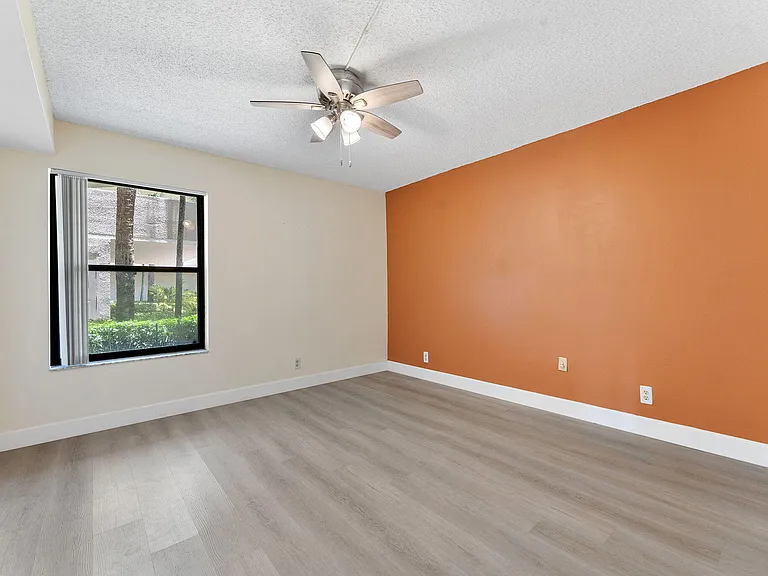 5800 Camino Del Sol #102 — Photo 11