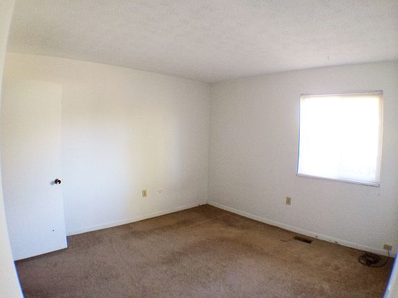 5th image of 2953 Thames Ln