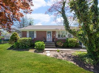 128 E 10th St, Huntington Station, NY 11746