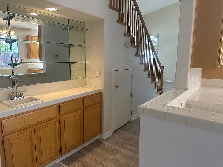 2104 Lynwood Way — Photo 10