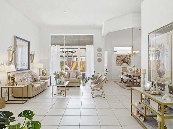 5th image of 16557 NW 15th St