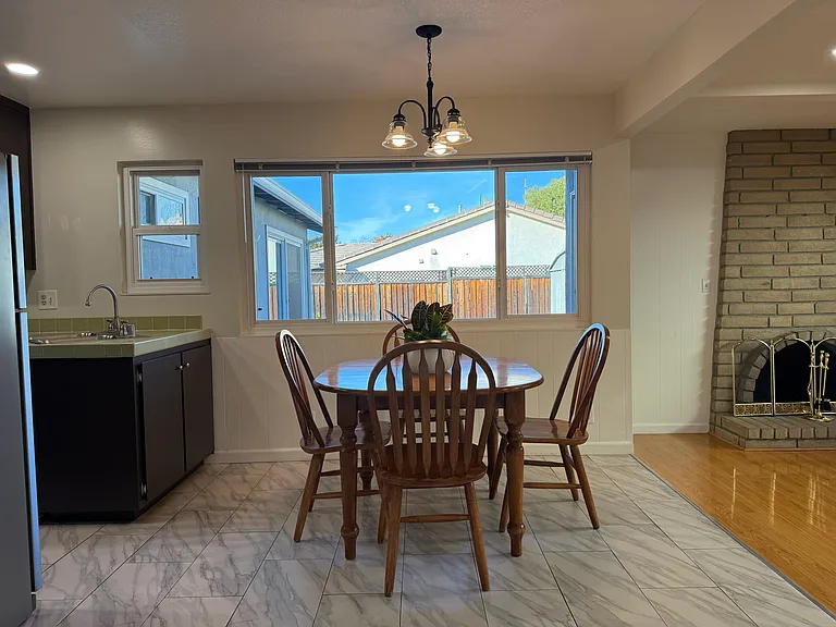 299 Omira Dr — Photo 5