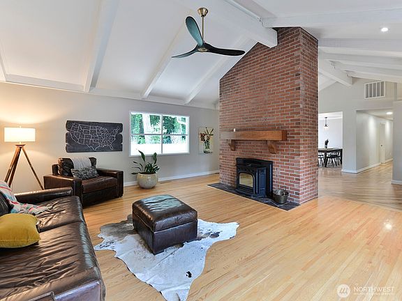 4th image of 7819 25th Avenue E