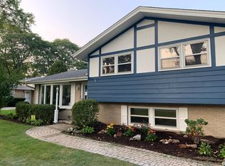 22W428 Balsam Dr, Glen Ellyn, IL
