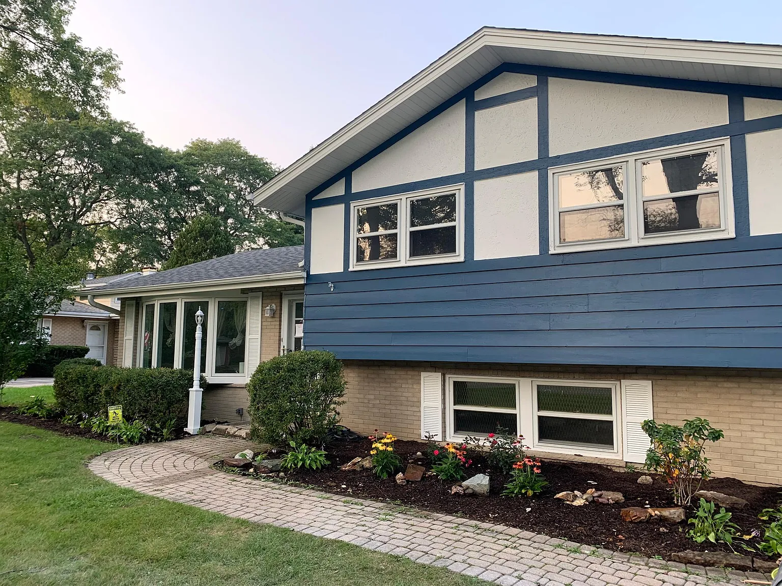22W428 Balsam Dr photo 1