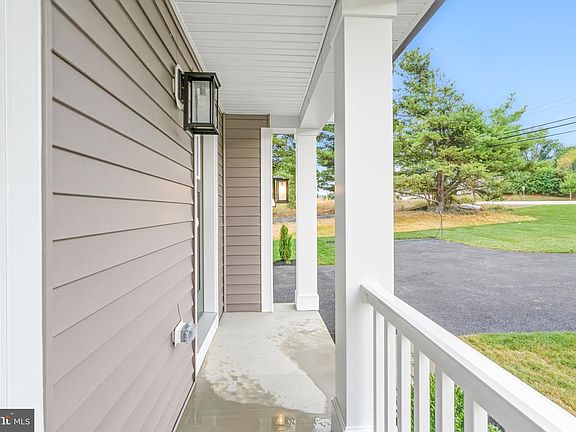 5th image of 49 Old York Rd