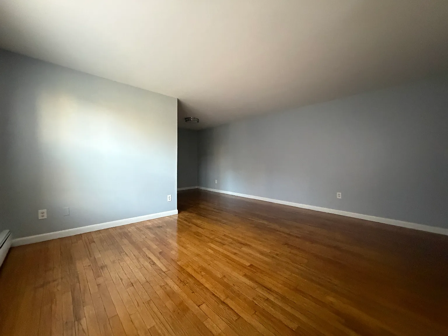 1 bed, 670 sqft, $1,145 — Photo 2