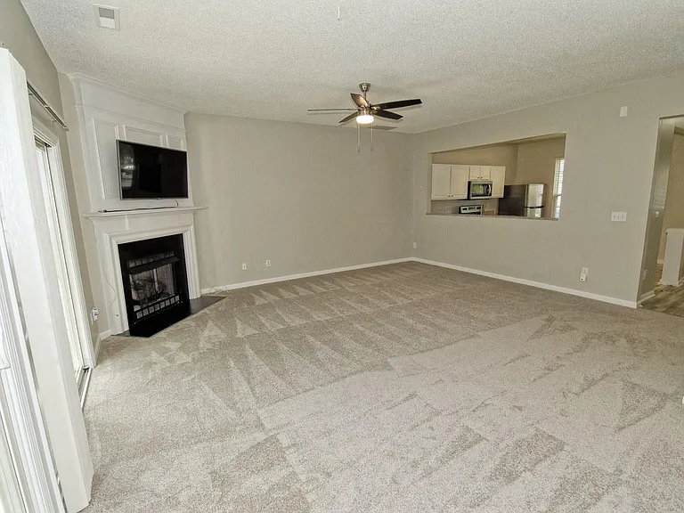 314 Canyon Lake Cir — Photo 11