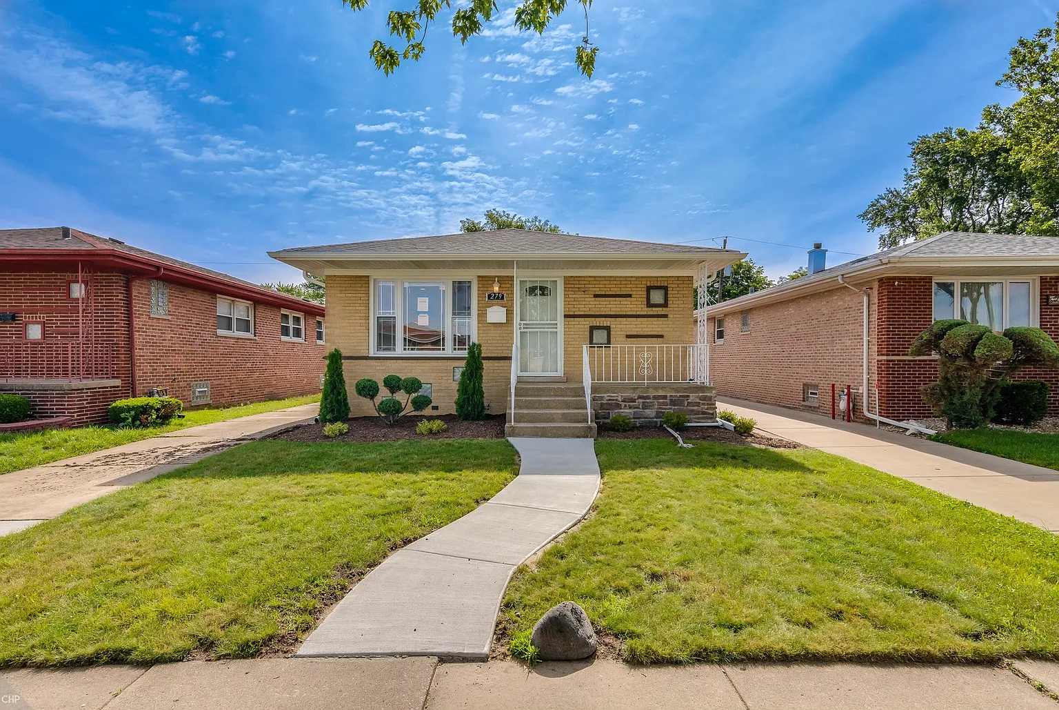 279 Prairie Ave photo 1