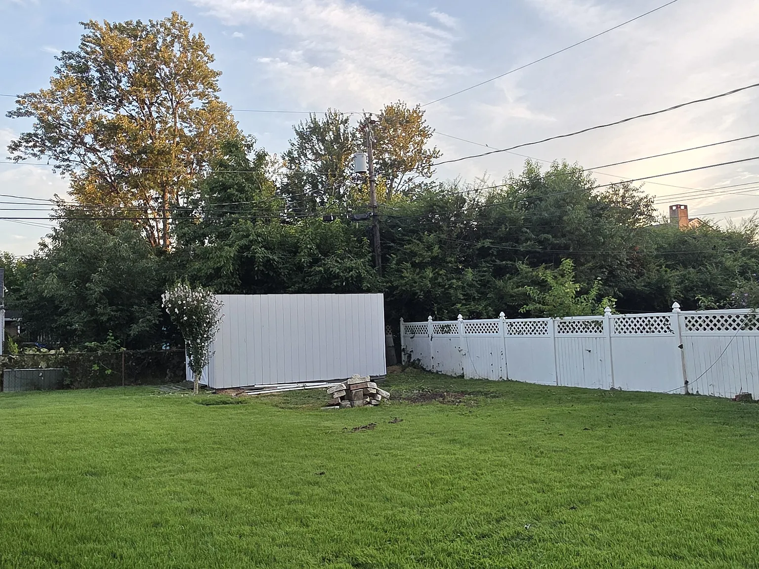 1209 Grayrock Rd — Photo 2