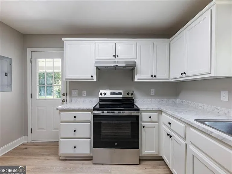 2862 Argyle Dr NW — Photo 7