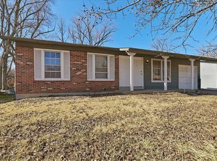 11491 Las Ladera Dr, Florissant, MO 63033