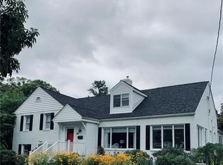 301 Meadow Ln, Sewickley, PA 15143