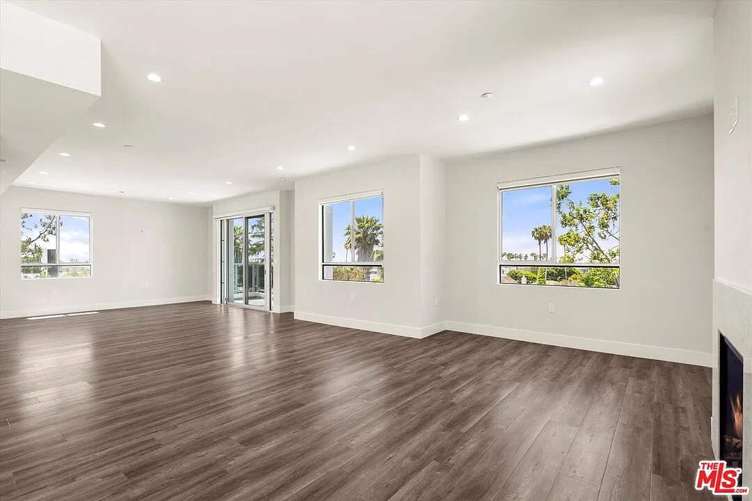 3 bed, 3.0 bath, 1750 sqft, $5,999 — Photo 4