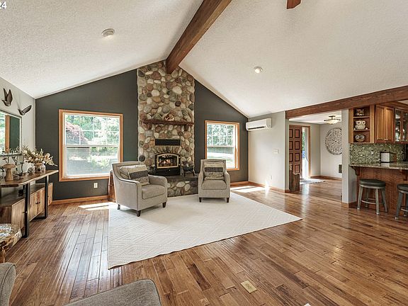 4th image of 30536 NE Coyote Dr
