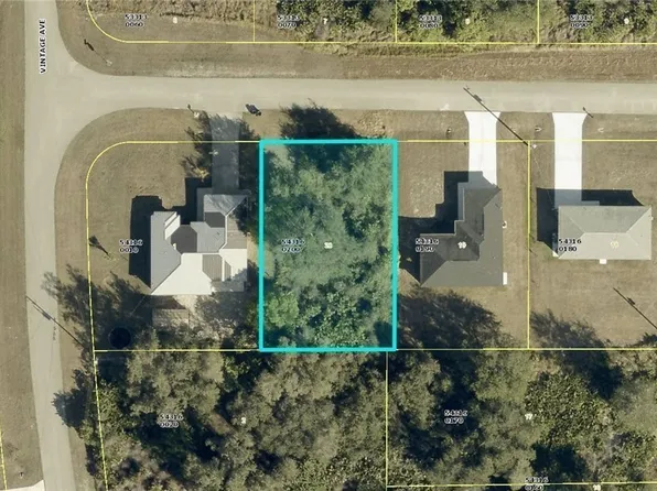715 Yucatan Ave, Lehigh Acres, FL 33972