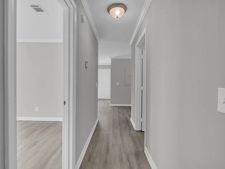 1040 Thomasville Estates Way SE — Photo 10