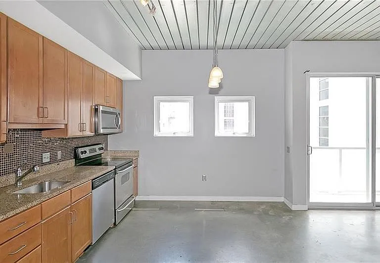 620 Glen Iris Dr NE #325 — Photo 4