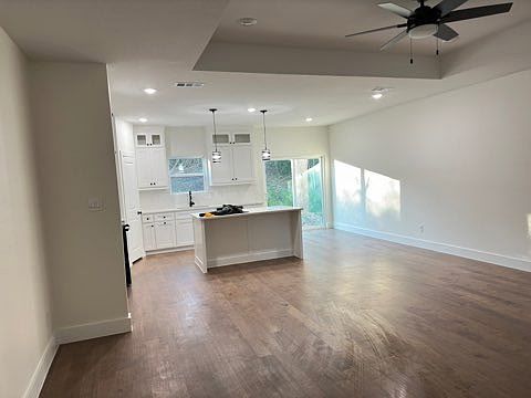 5th image of 407 Waterboard Dr