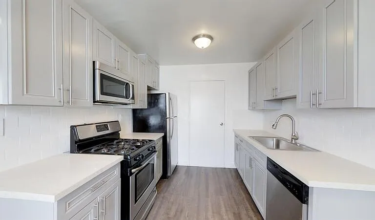 7016 1/2 Flight Ave — Photo 1