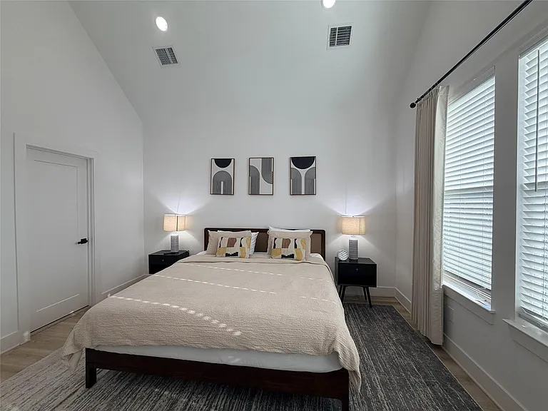 2706 Cochran St — Photo 16